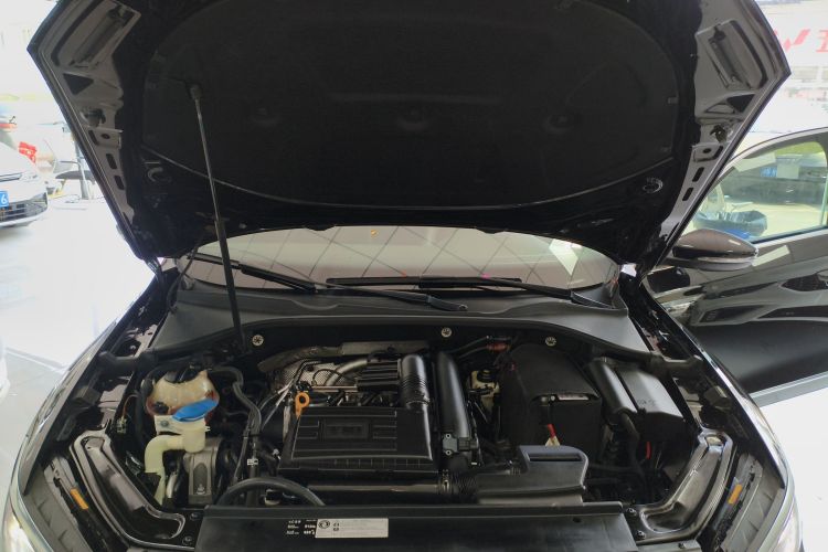 大众 帕萨特 2016款 280TSI DSG尊荣版机舱底盘24