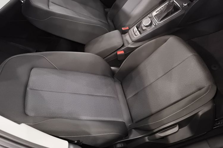 奥迪Q2L 2021款 35 TFSI 进取动感型局部细节41