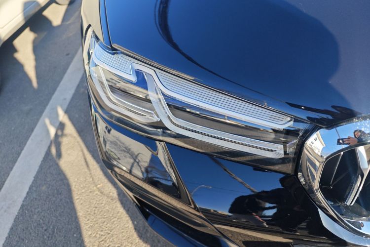 宝马5系 2023款 530Li 领先型 M运动套装车身外观8