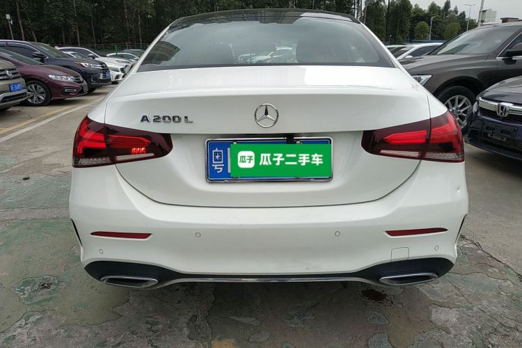 奔驰A级 2019款 A 200 L 运动轿车车身外观6