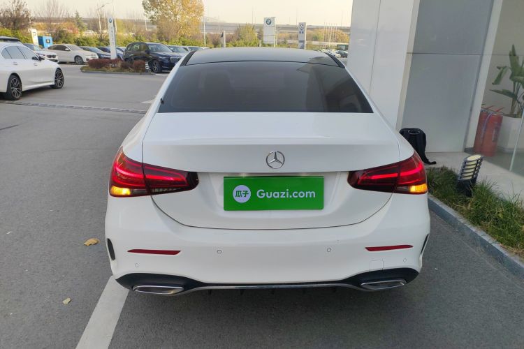 奔驰A级 2020款 A 180 L 运动轿车车身外观6