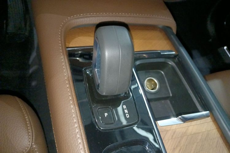 沃尔沃XC90 2022款 B6 智逸豪华版 7座中控内饰18