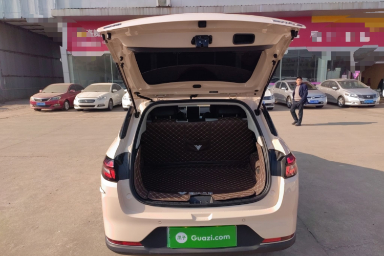 哪吒汽车 哪吒AYA 2023款 318 Lite机舱底盘23