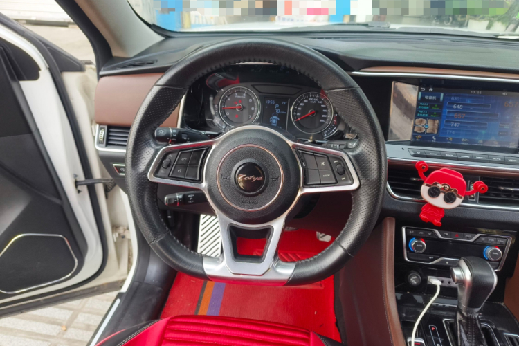 众泰T600 Coupe 2017款 1.5T 自动尊贵型中控内饰13