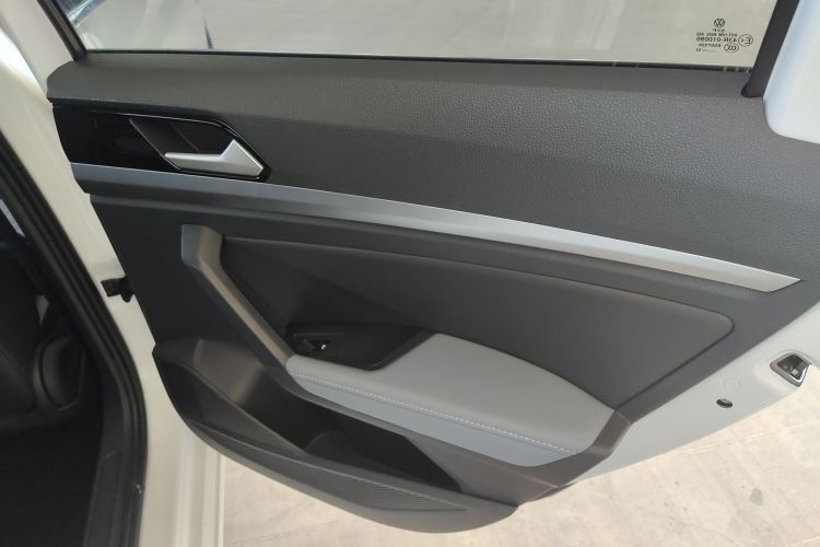 大众 朗逸 2023款 300TSI DSG满逸版中控内饰7006