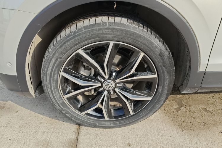 大众 途观L 2020款 330TSI 自动两驱智动豪华版 国VI车身外观6007