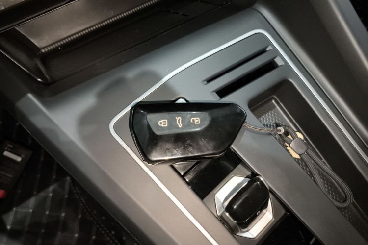 大众 高尔夫 2023款 280TSI DSG Pro 20周年纪念版中控内饰7001