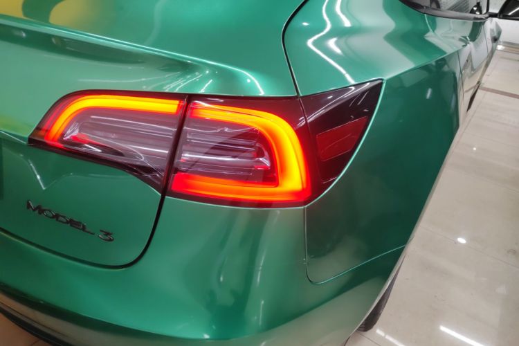 特斯拉 Model 3 2021款 标准续航后驱升级版车身外观9