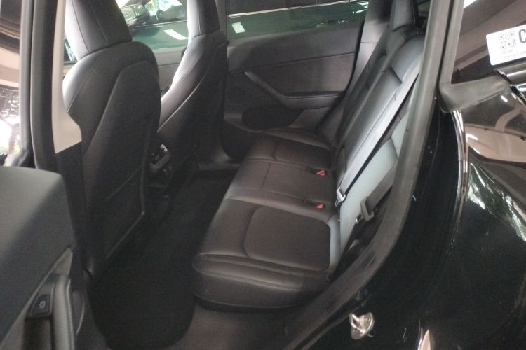 特斯拉 Model Y 2021款 标准续航后驱版中控内饰7004