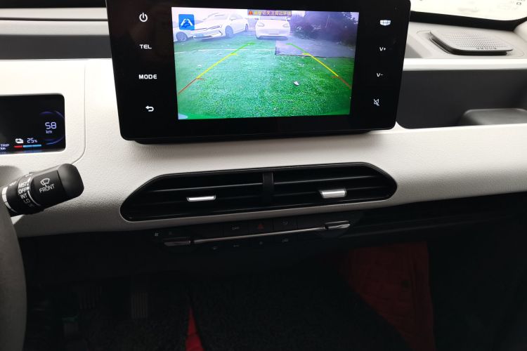 吉利银河 2024款 熊猫mini 200km 耐力熊中控内饰16