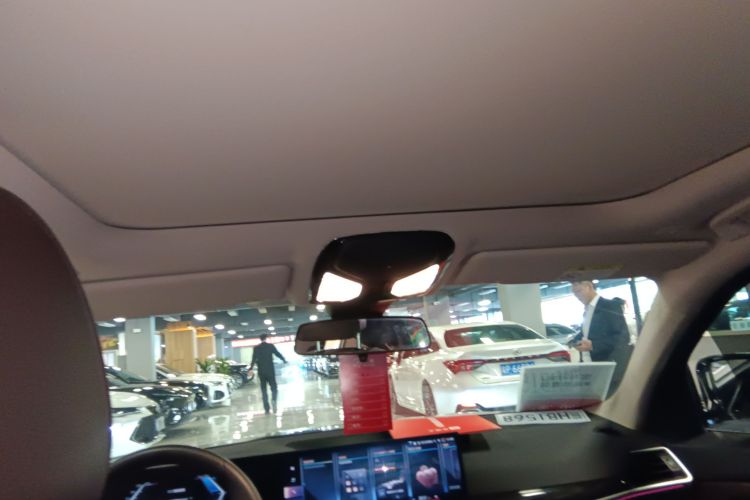 宝马3系 2023款 325Li M运动套装中控内饰22