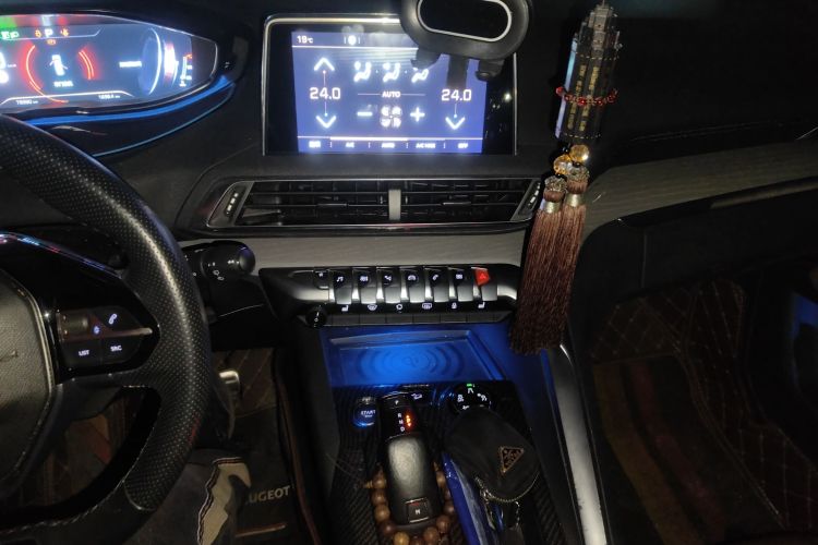 标致5008 2017款 380THP 7座豪华GT版中控内饰16