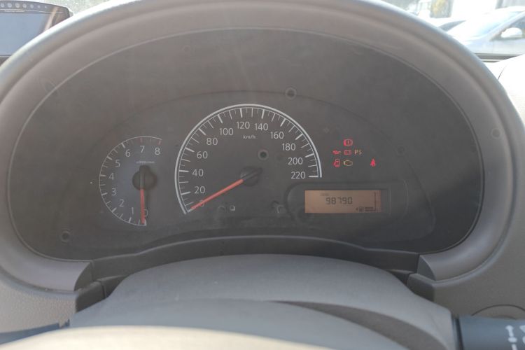 日产 阳光 2014款 1.5XE 手动精英版中控内饰14