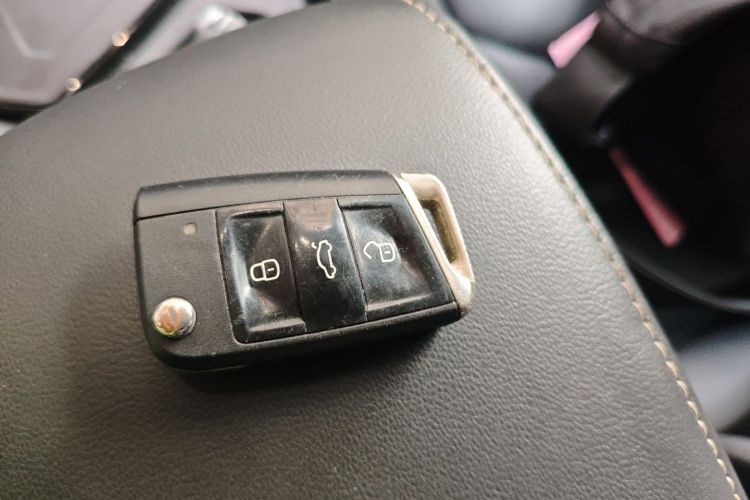 大众 途观L 2018款 330TSI 自动两驱舒适版中控内饰11