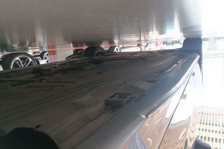 奔驰C级 2022款 改款 C 260 L 运动版局部细节9002