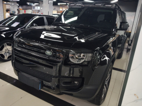 路虎卫士 2024款 110 3.0T P400 暗黑特别版