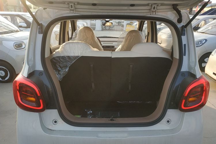 五菱汽车 宏光MINIEV 2025款 四门版 进阶款机舱底盘23