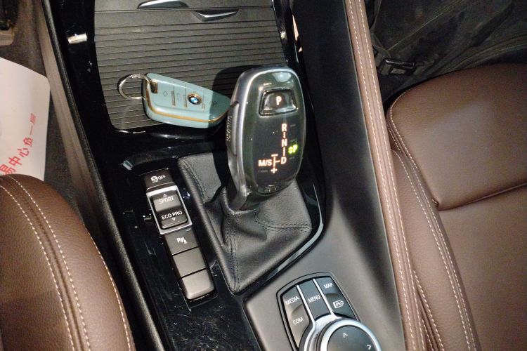 宝马X1 2021款 sDrive20Li 尊享型中控内饰18