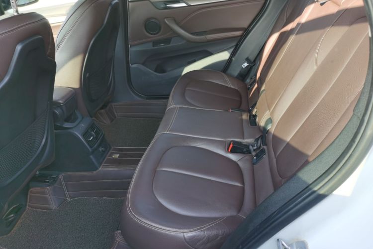 宝马X1 2018款 xDrive20Li 尊享型中控内饰21