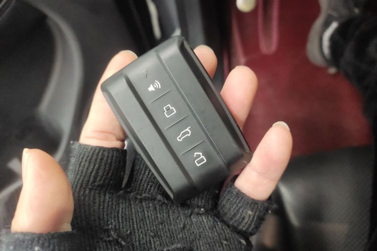 坦克300 2024款 2.0T 征服者中控内饰11