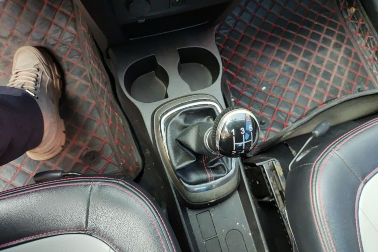 长城M4 2014款 1.5L 手动豪华型中控内饰18