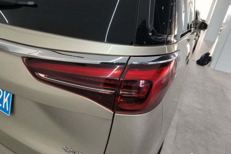 别克GL8 2020款 ES陆尊 653T 尊享型车身外观9