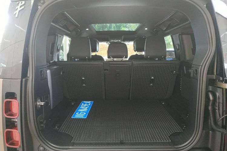 路虎卫士 2023款 改款 110 3.0T P400 X-DYNAMIC HSE局部细节23