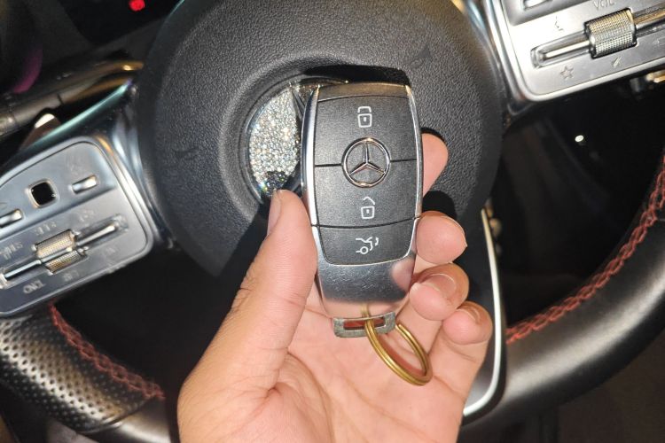 奔驰CLA 2022款 CLA 200中控内饰7001