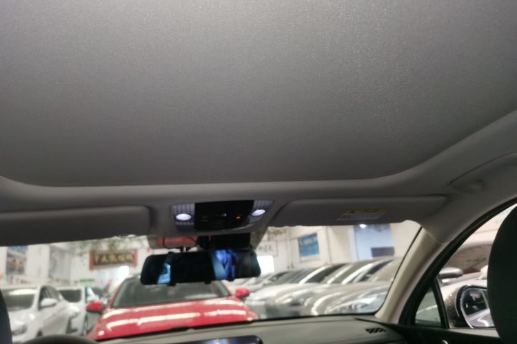 起亚K5 2021款 270T CVVD 焕新版中控内饰22