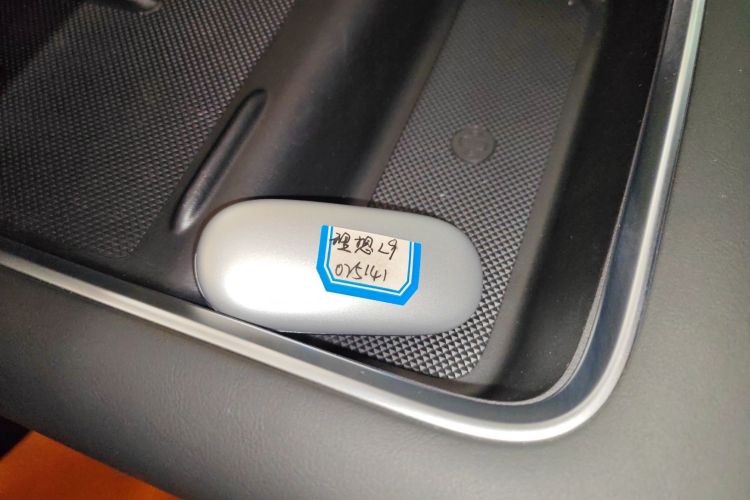 理想汽车 理想L9 2022款 Max中控内饰11