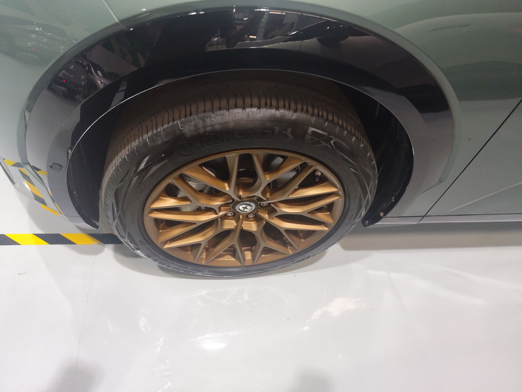 极氪X 2023款 后驱ME版 5座