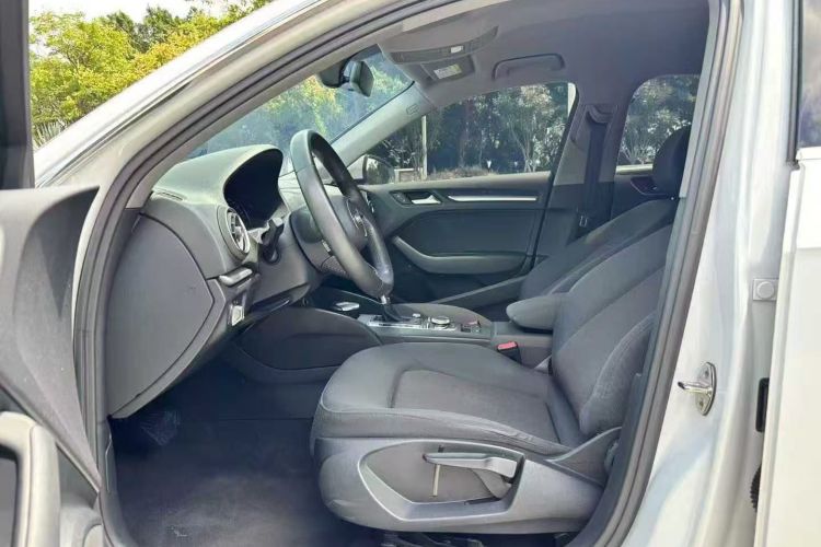奥迪A3 2019款 Sportback 35 TFSI 进取型 国V中控内饰19