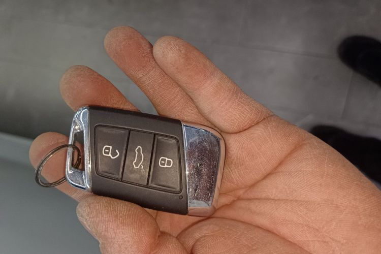 一汽-大众CC 2024款 380TSI 夺目版中控内饰7001