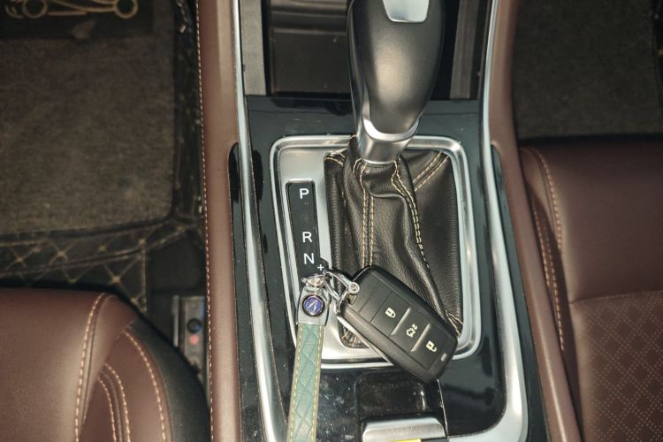 长安 逸动 2018款 高能版 1.6L GDI 自动争锋型 国V局部细节18