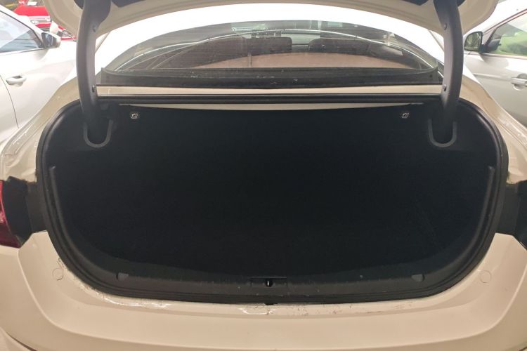 红旗H5 2022款 经典款 改款 1.5T DCT旗韵版机舱底盘23