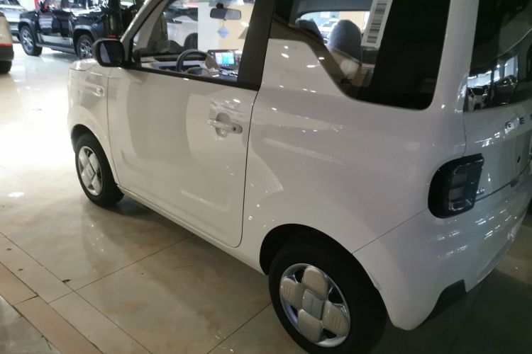 吉利银河 2024款 熊猫mini 200km 耐力熊车身外观4