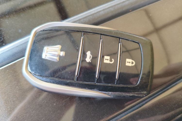 丰田 皇冠 2015款 2.0T 时尚版中控内饰7001