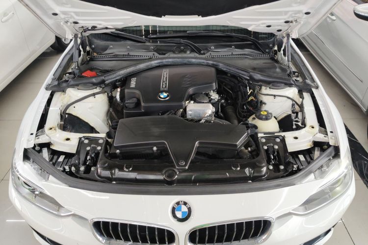 宝马3系 2014款 328i 运动设计套装局部细节24