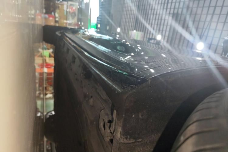 鸿蒙智行 智界R7 2025款 增程 251km Pro局部细节9001