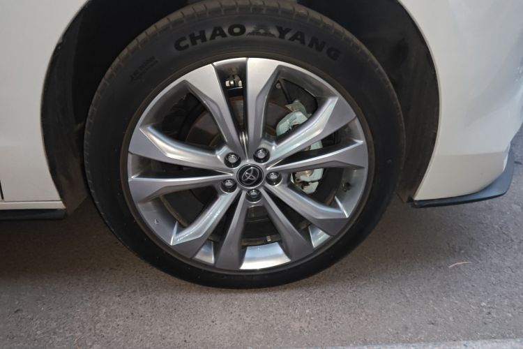 丰田 赛那SIENNA 2024款 2.5L混动 四驱尊贵版车身外观10