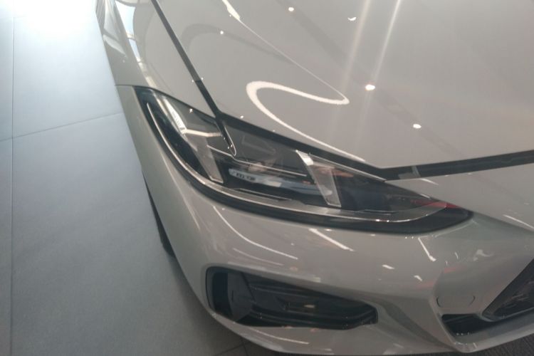 宝马4系 2024款 430i M运动曜夜套装车身外观8