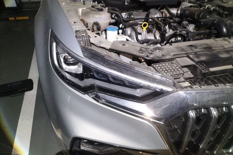 红旗HS5 2022款 改款 2.0T 智联旗享版车身外观8