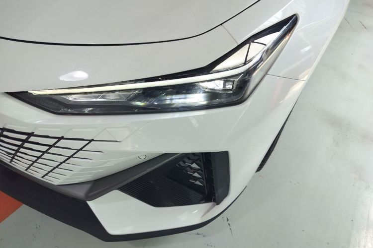 长安UNI-V 智电iDD 2023款 智电iDD 1.5T 113km智酷型局部细节36