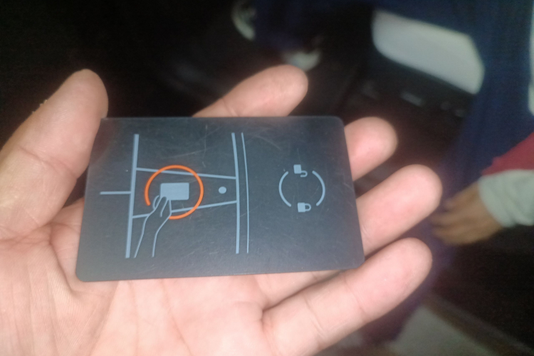 特斯拉 Model Y 2022款 改款 后轮驱动版中控内饰11