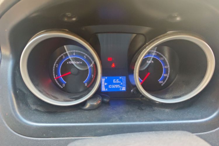 长安凯程 长安睿行M80 2014款 1.5L基本型（四座）4G15S中控内饰14