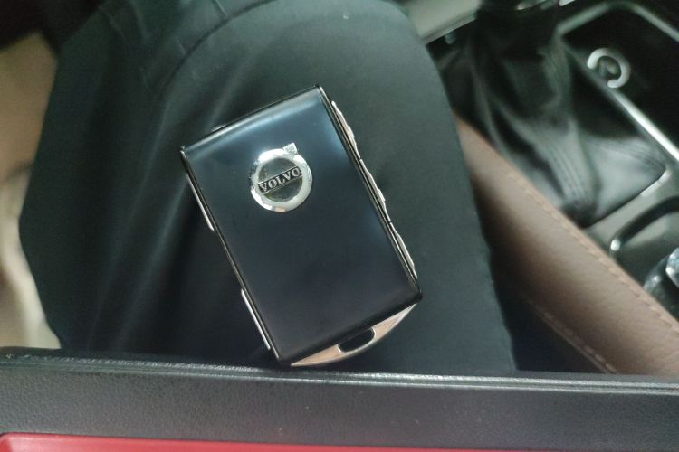 沃尔沃XC90 2020款 T5 智行豪华版 5座中控内饰7001