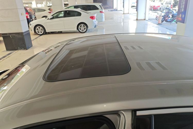 雷克萨斯ES 2025款 300h 臻享版局部细节57