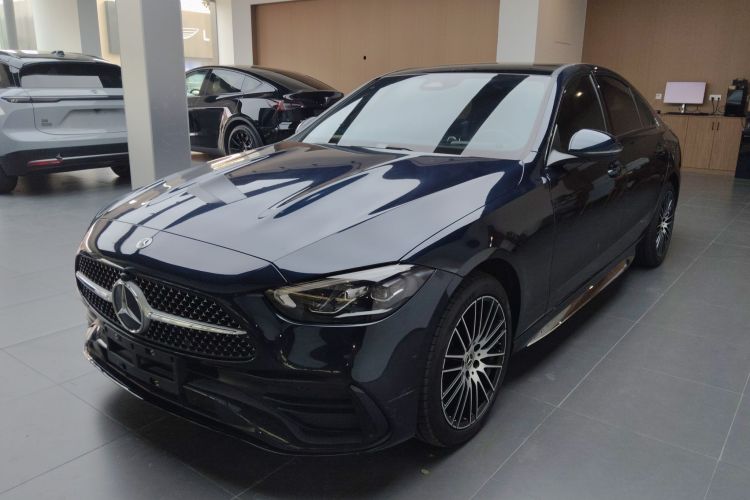 奔驰C级 2022款 改款 C 260 L 运动版车身外观1