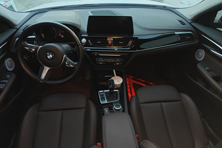 宝马1系 2022款 120i M运动曜夜版中控内饰7002