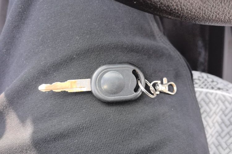 五菱汽车 五菱宏光 2015款 1.5L S 基本型国IV中控内饰11